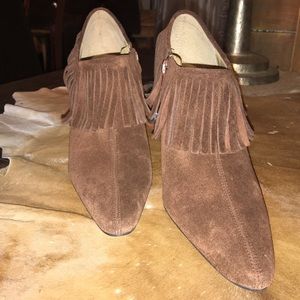 Carlos Santana Suede heels 8